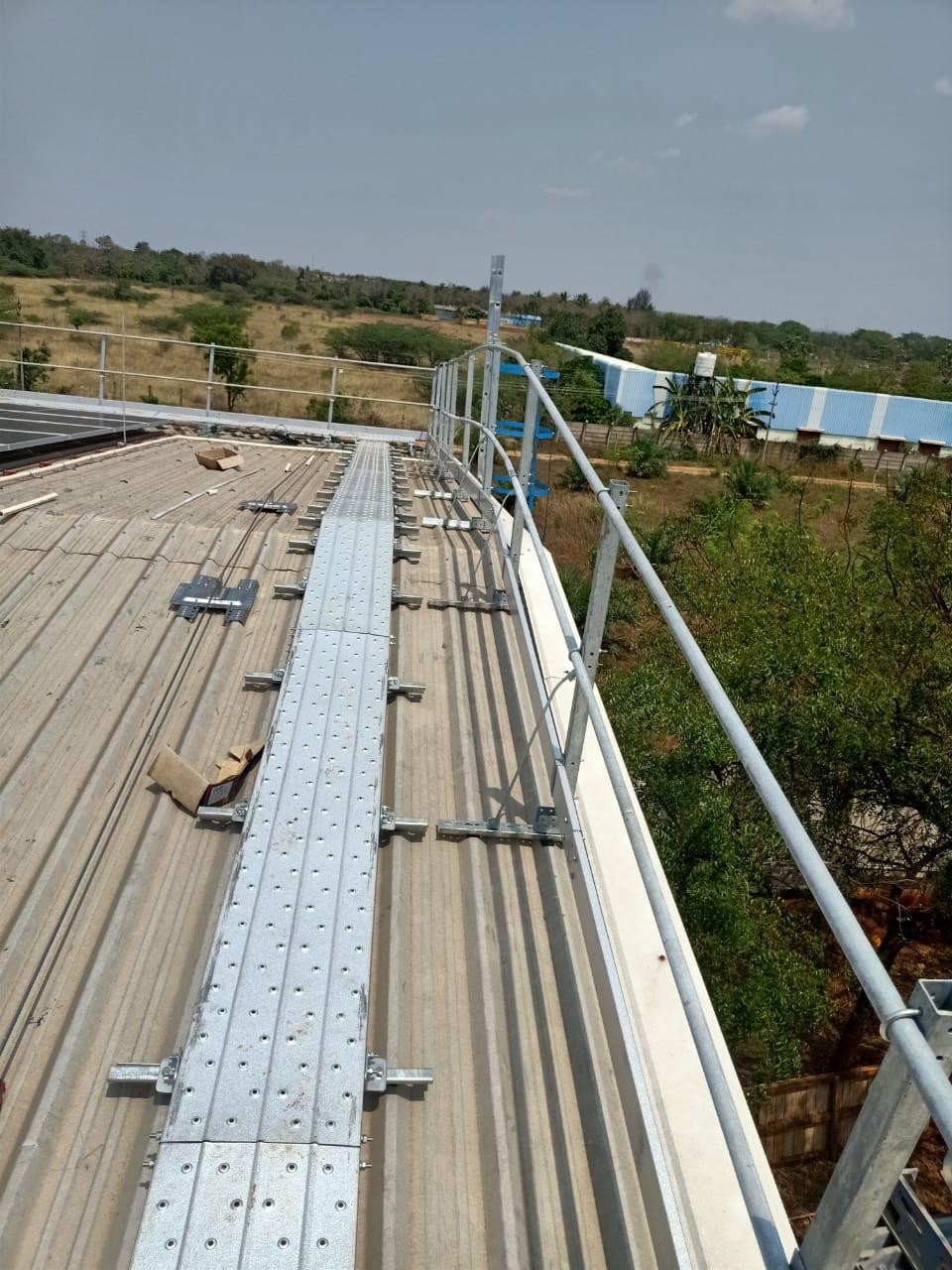 Vertical Walkway & Handrail